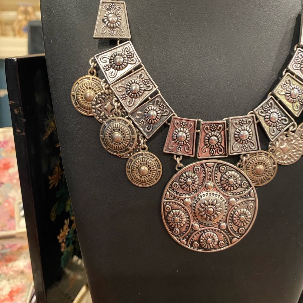 Elegant Silver Tone Bohemian Style Statement Necklace - Picture 9 of 15